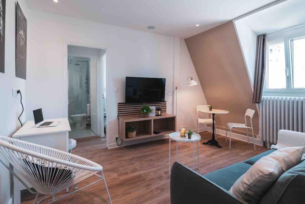 La Suite 7 Gite Urbain Charleville-Mezieres Exterior photo
